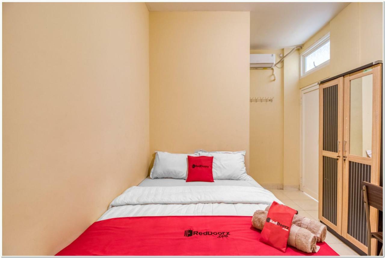 RedDoorz near Ramai Mall Malioboro Yogyakarta Esterno foto